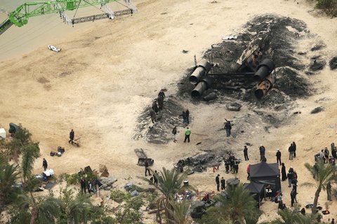 EXCLUSIVE: A downed ship and dead Storm Troopers and Rebels litter a near by lake as filming for Star Wars Rogue One gets underway. Felicity Jones, Donnie Yen, Jonathan Aris, Diego Luna can be seen in costume. Photos taken on September 9th 2015 Ref: SPL1119655 150915 EXCLUSIVE Picture by: James Jenkins / Splash News Splash News and Pictures Los Angeles:310-821-2666 New York:212-619-2666 London:870-934-2666 photodesk@splashnews.com