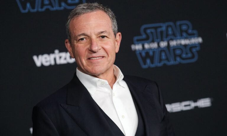Bob Iger, la leyenda que hizo explotar a Disney / Marvel vuelve del retiro para salvar la nave