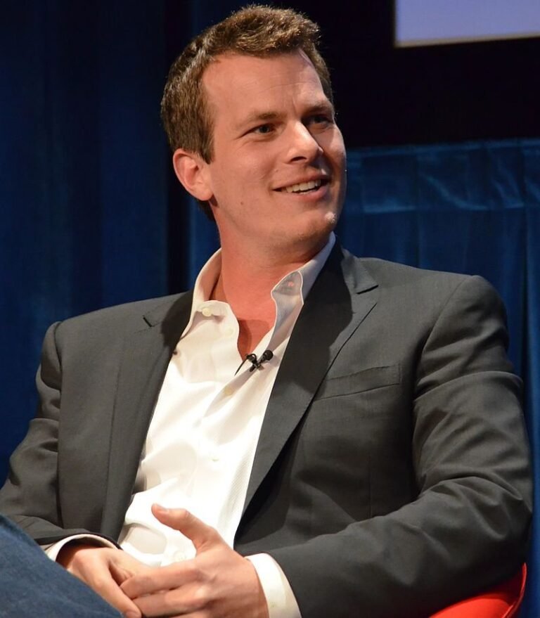 Jonathan_Nolan_2_cropped
