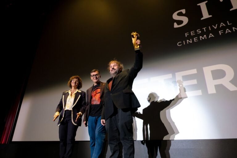 Peter Jackson sostiene el Gran Premio Honorífico del Festival de Sitges 2026 junto a Diana Peñalver y Ángel Sala